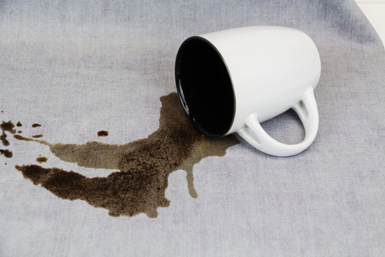 コーヒーの染み抜きはすぐ対処 時間が経ってしまったシミの落とし方は ウォッシュタイムズ